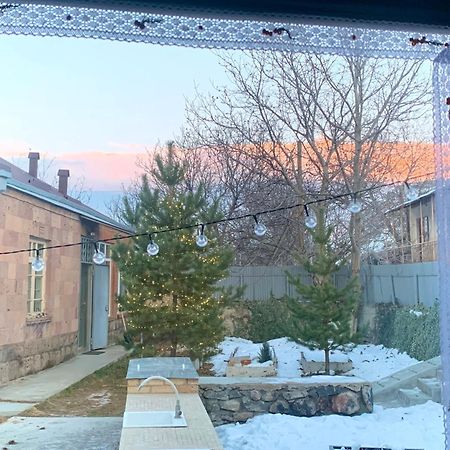Zove Rural Cottage With Garden Views K'arashamb Exterior photo