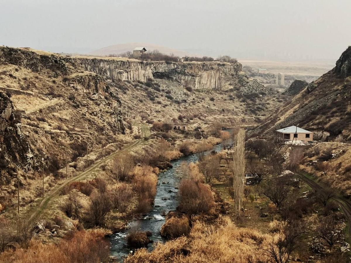 Zove Rural Cottage With Garden Views K'arashamb Exterior photo